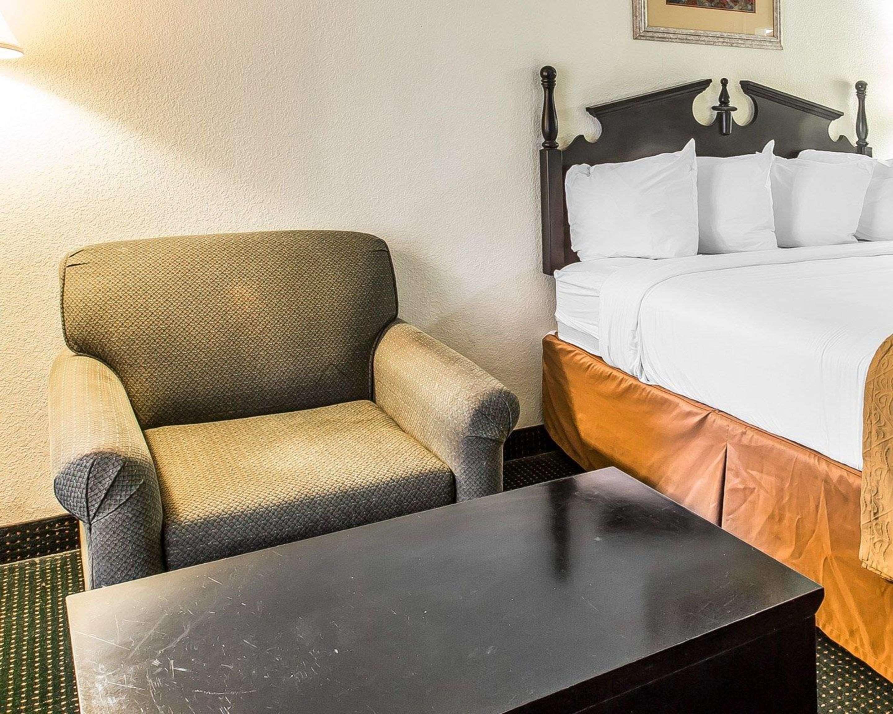 Quality Inn & Suites Conference Center Statesboro Historic District Εξωτερικό φωτογραφία