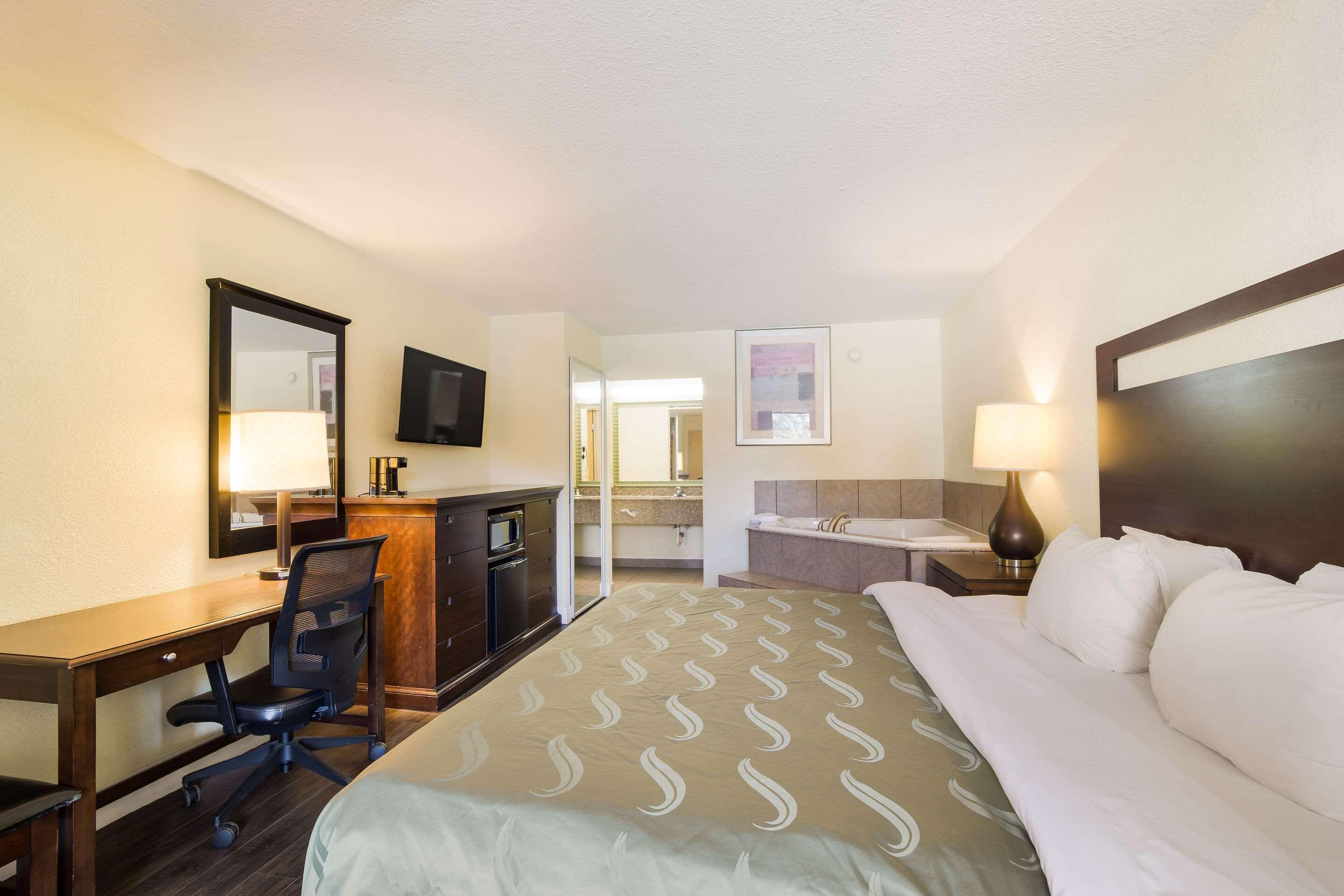 Quality Inn & Suites Conference Center Statesboro Historic District Εξωτερικό φωτογραφία