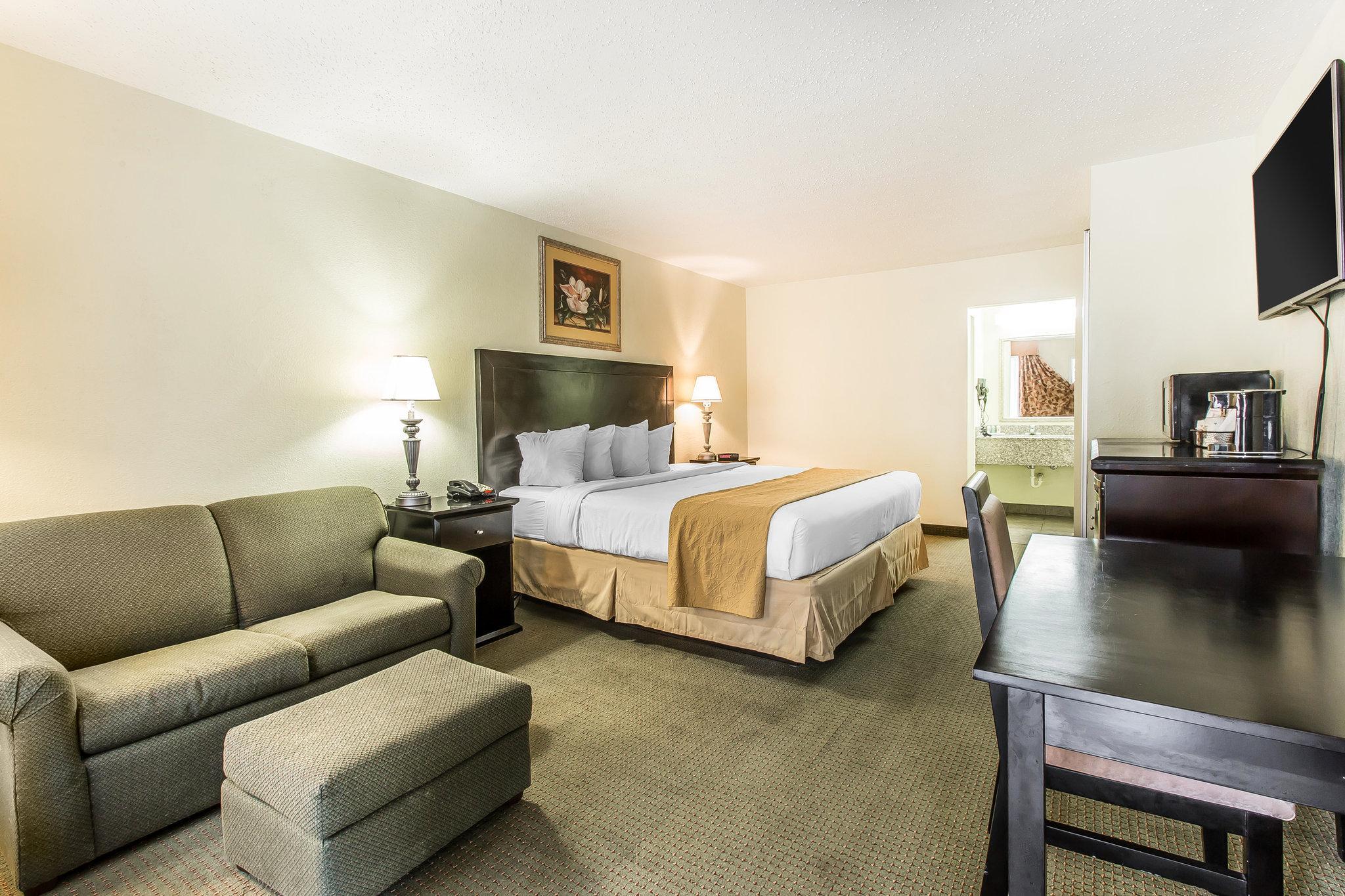 Quality Inn & Suites Conference Center Statesboro Historic District Εξωτερικό φωτογραφία