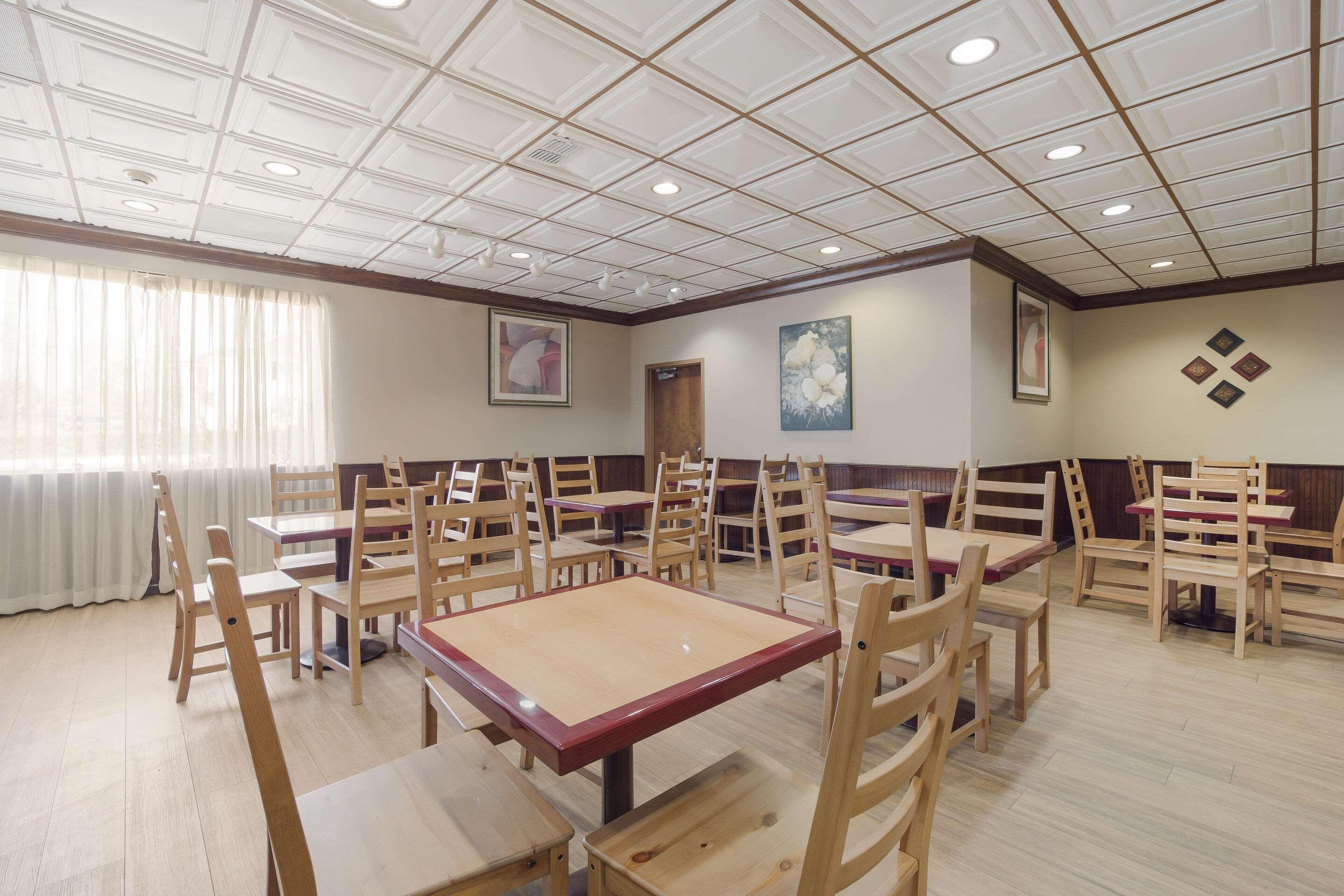 Quality Inn & Suites Conference Center Statesboro Historic District Εξωτερικό φωτογραφία