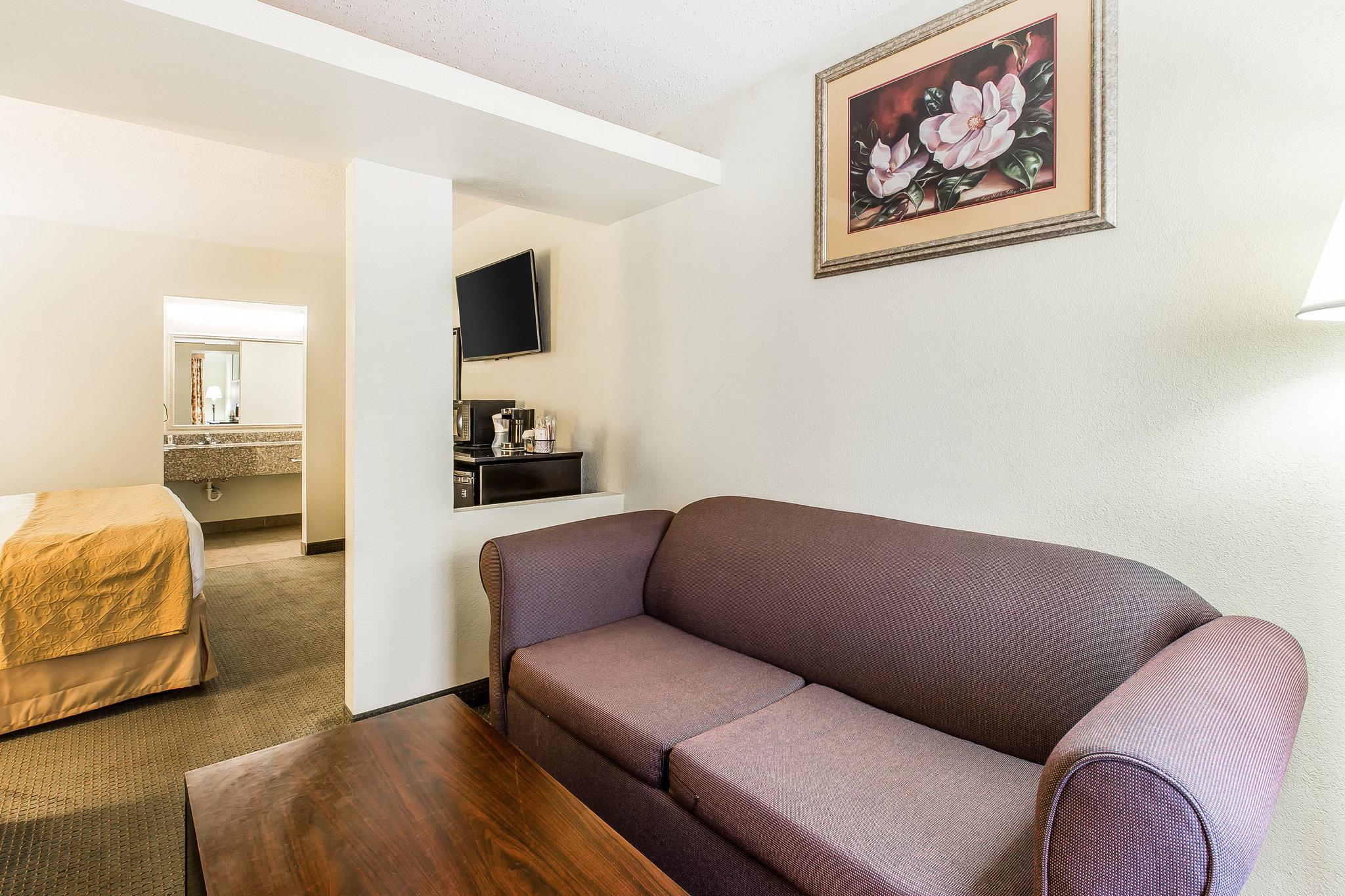 Quality Inn & Suites Conference Center Statesboro Historic District Εξωτερικό φωτογραφία