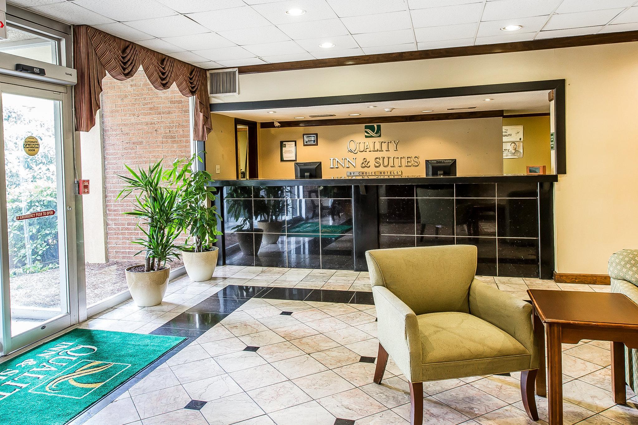Quality Inn & Suites Conference Center Statesboro Historic District Εξωτερικό φωτογραφία